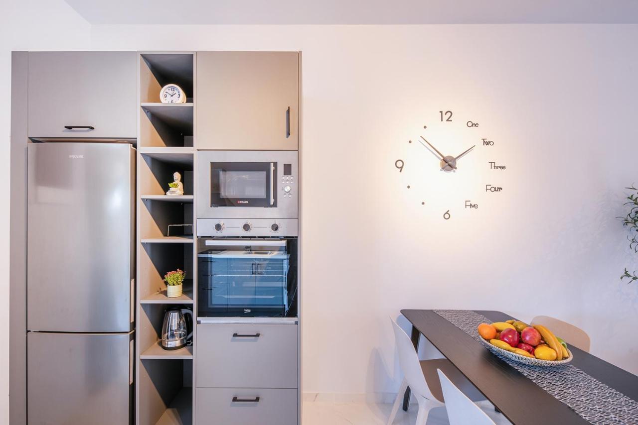 True Apartment *