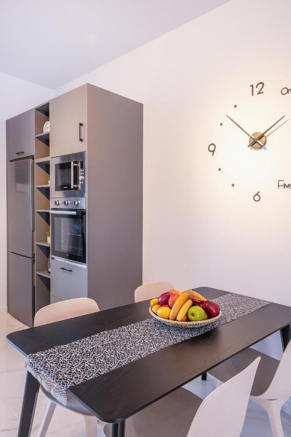 True Apartment Sfakera